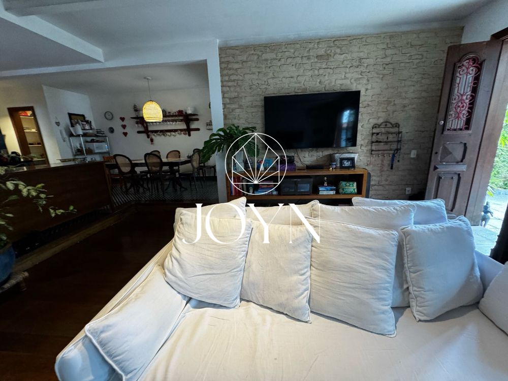 Casa - Venda/Locação - Jardim Botânico